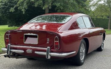 Aston-Martin-DB6-1967-13