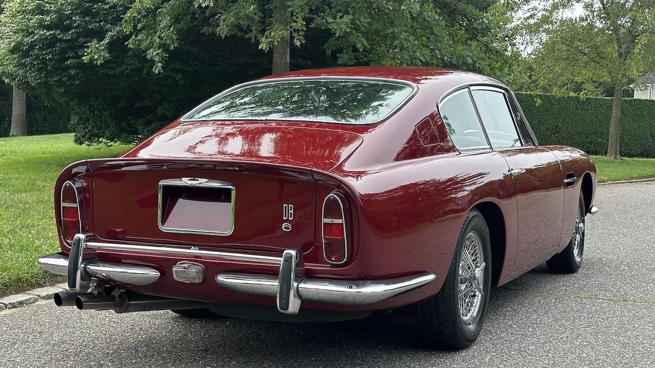 Aston-Martin-DB6-1967-13
