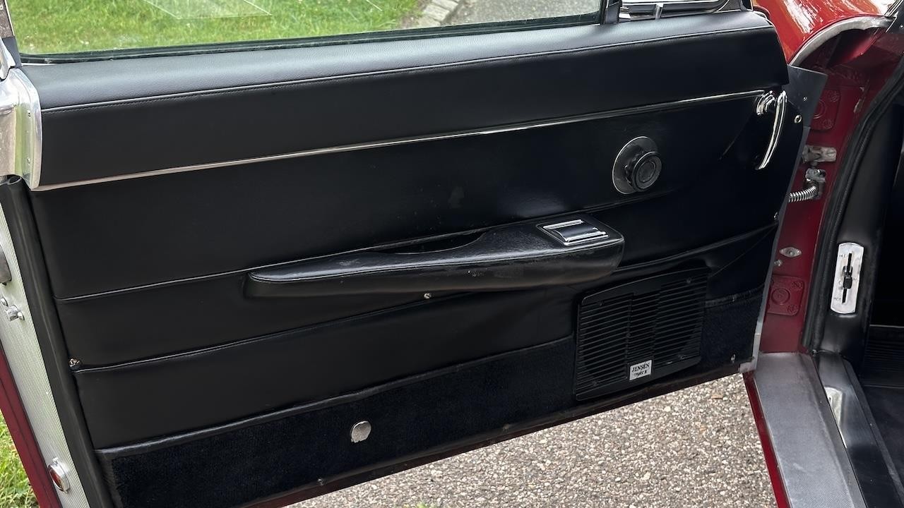 Aston-Martin-DB6-1967-17