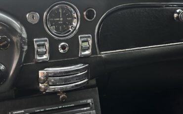 Aston-Martin-DB6-1967-25