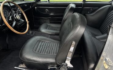 Aston-Martin-DB6-1967-31
