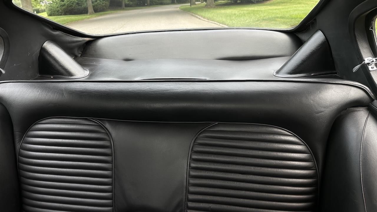 Aston-Martin-DB6-1967-36