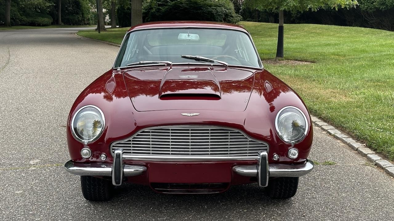 Aston-Martin-DB6-1967-4