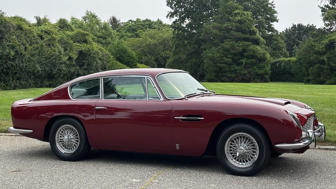 Aston-Martin-DB6-1967-9