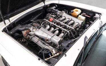 Aston-Martin-V8-1988-Convertible-22