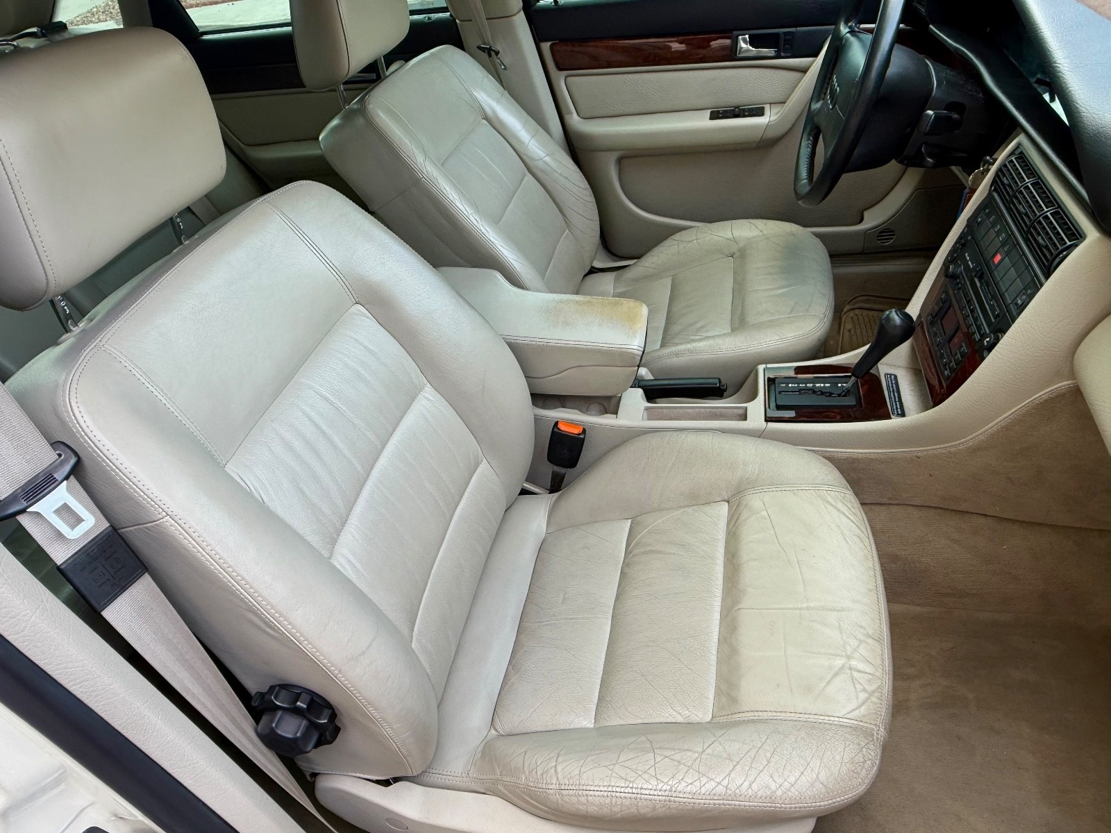 Audi-A6-1995-Sedan-2