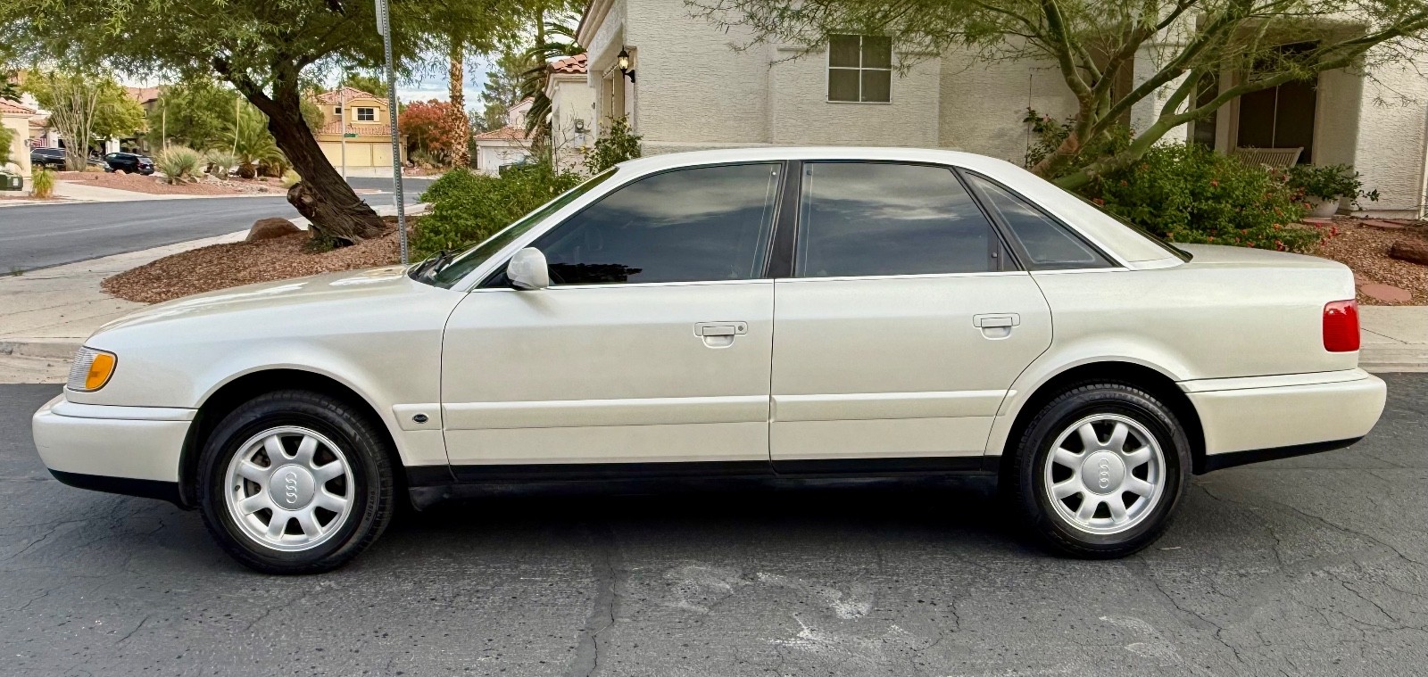 Audi-A6-1995-Sedan-4
