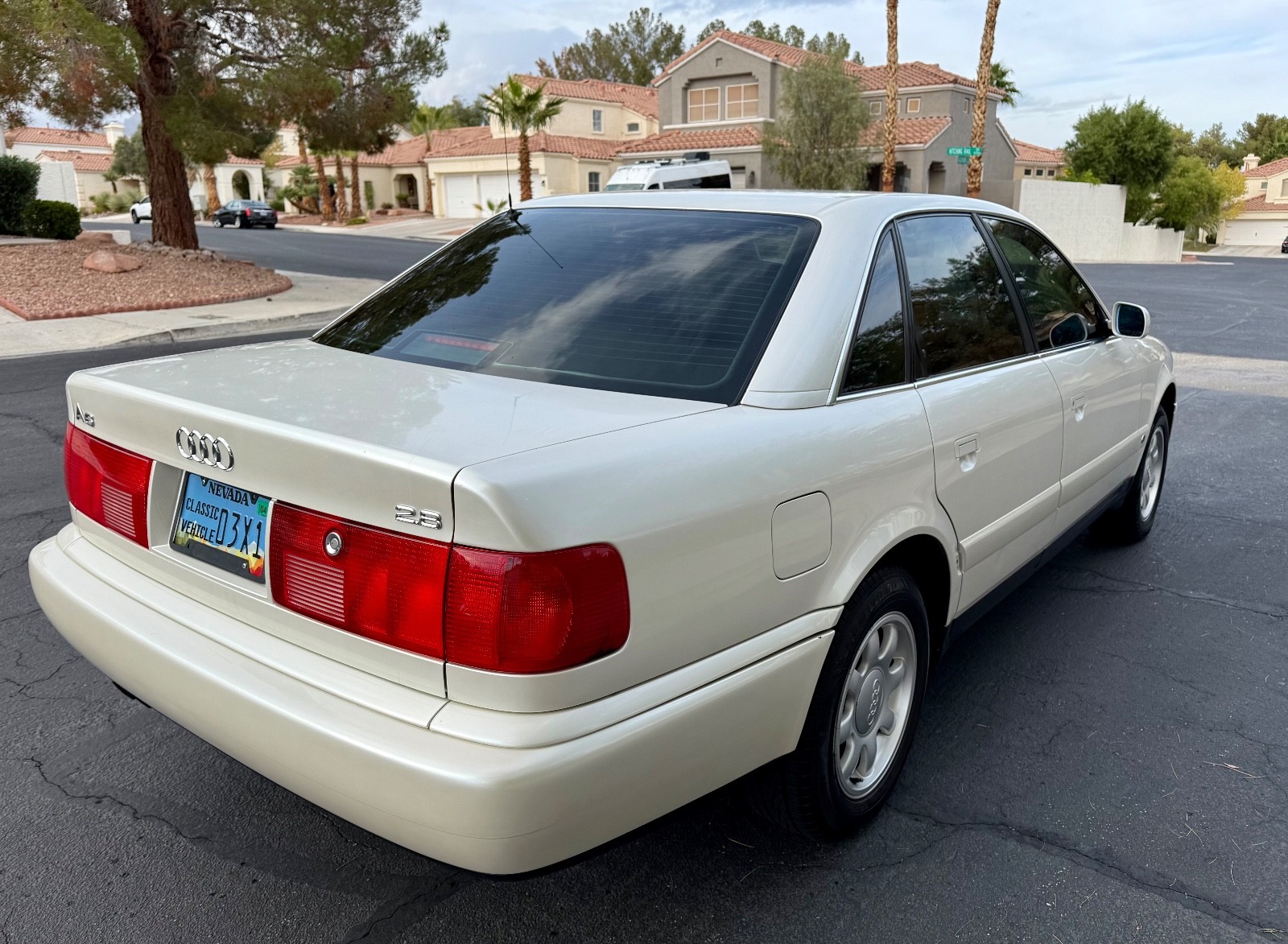 Audi-A6-1995-Sedan-7