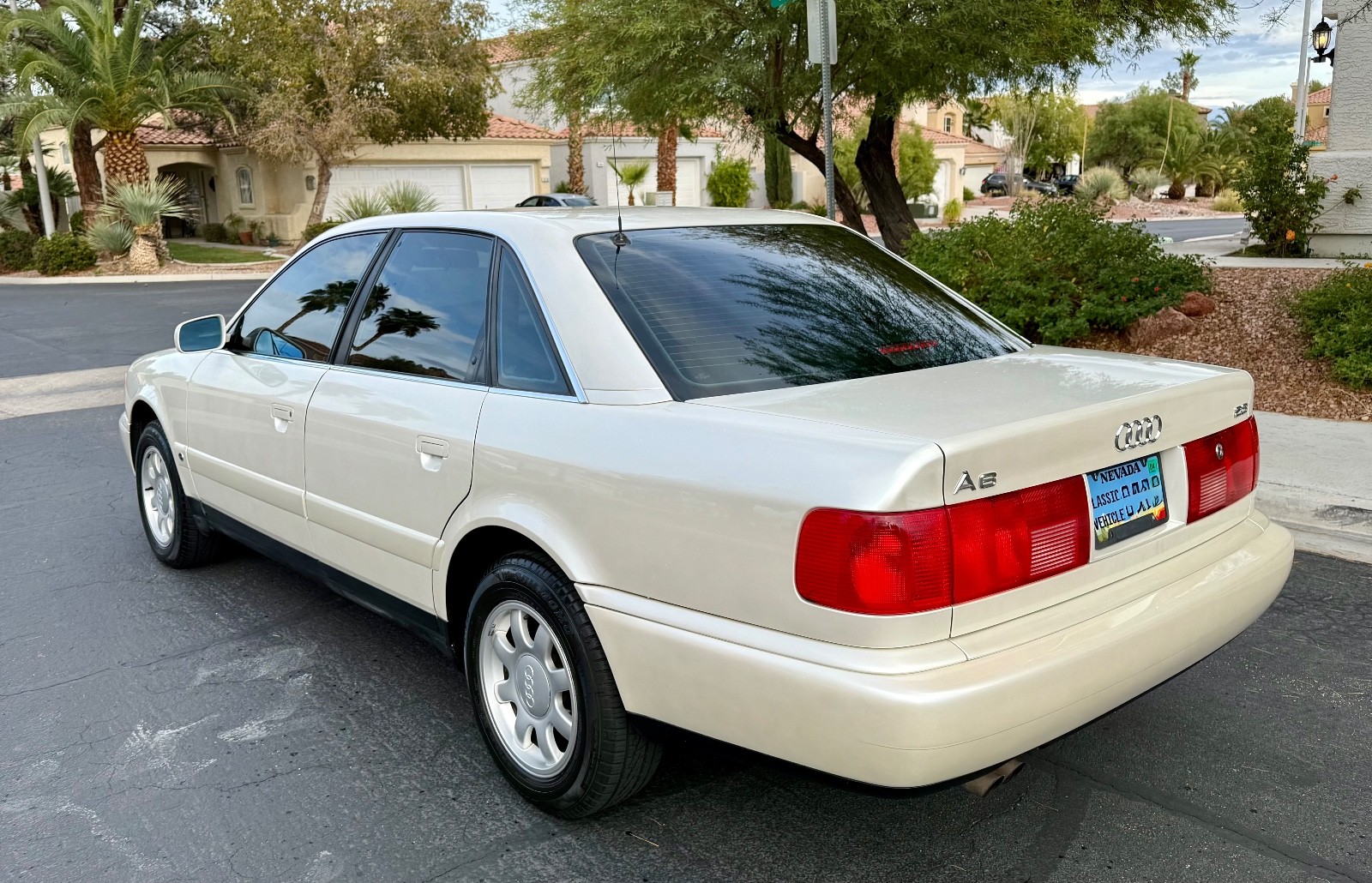 Audi-A6-1995-Sedan-9