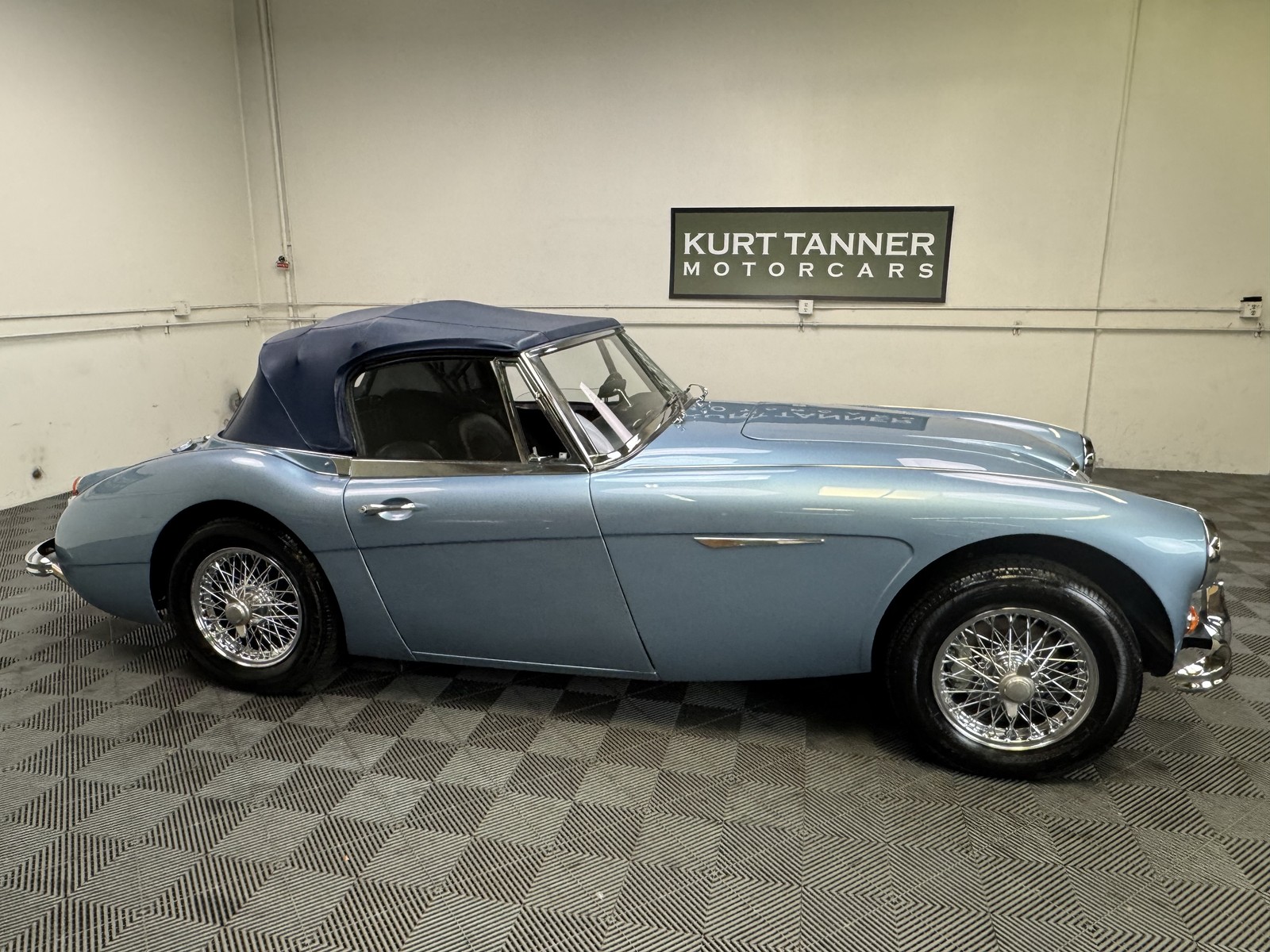 Austin-Healey-3000-1967-Convertible-2