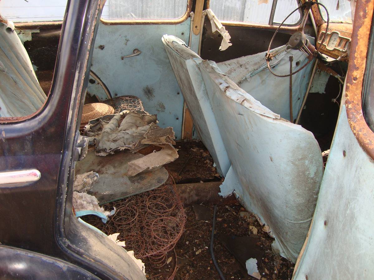 Austin-a40-devon-sedan-1948-black-8
