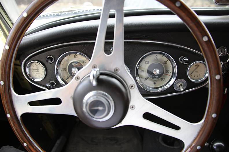 Austin-healey-3000-1959-yellow-11