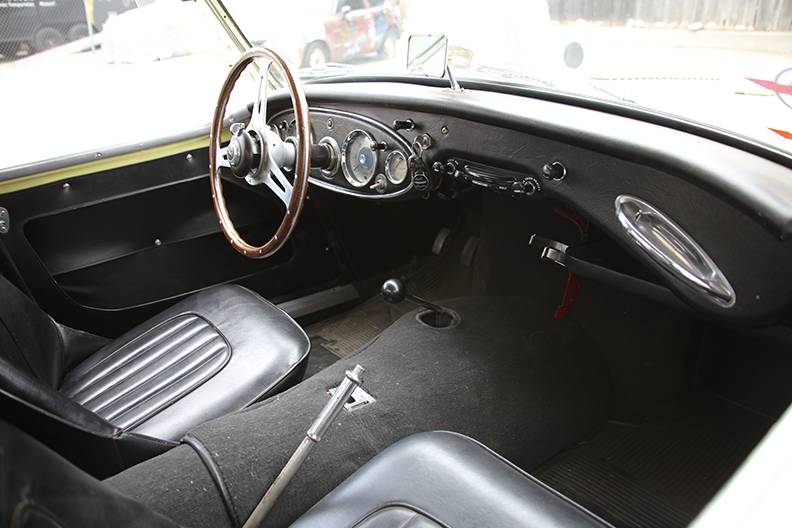 Austin-healey-3000-1959-yellow-13