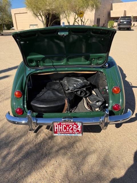 Austin-healey-3000-mkiii-1967-green-11