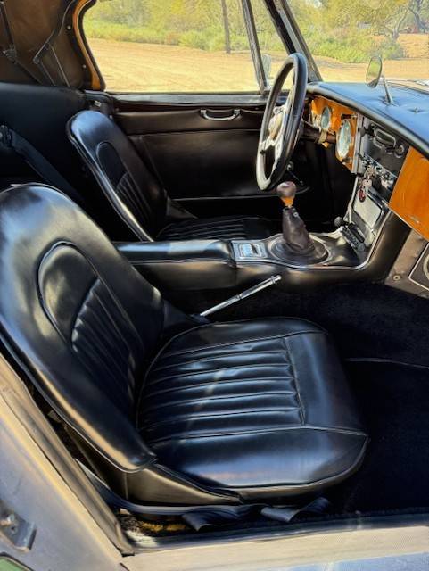 Austin-healey-3000-mkiii-1967-green-5