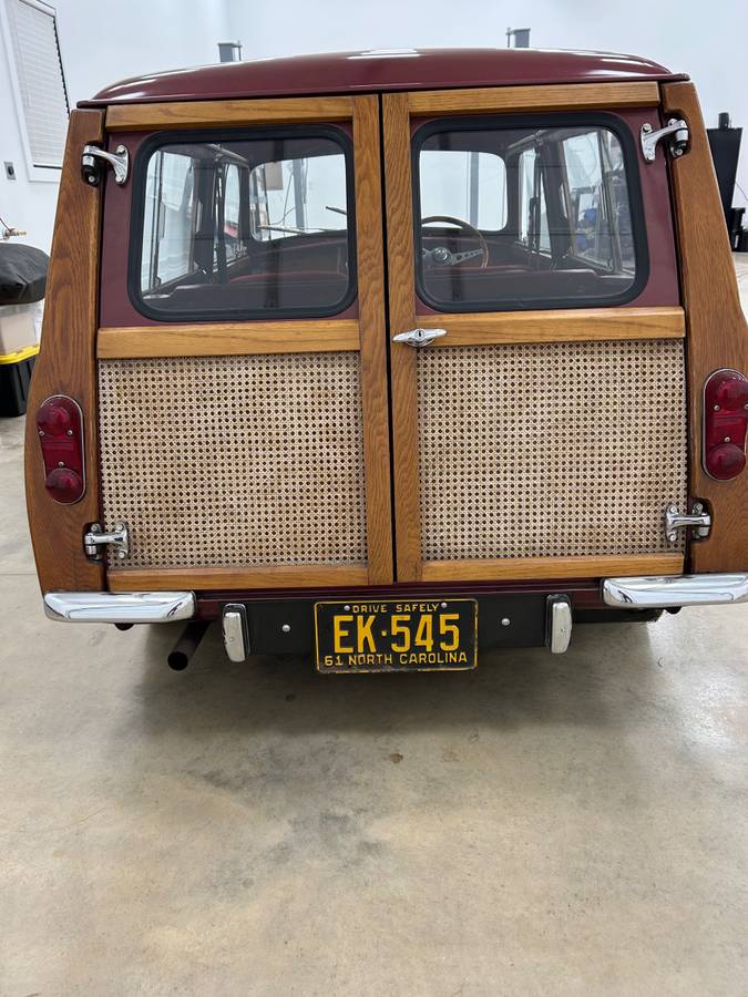 Austin-mimi-countryman-1961-brown-3