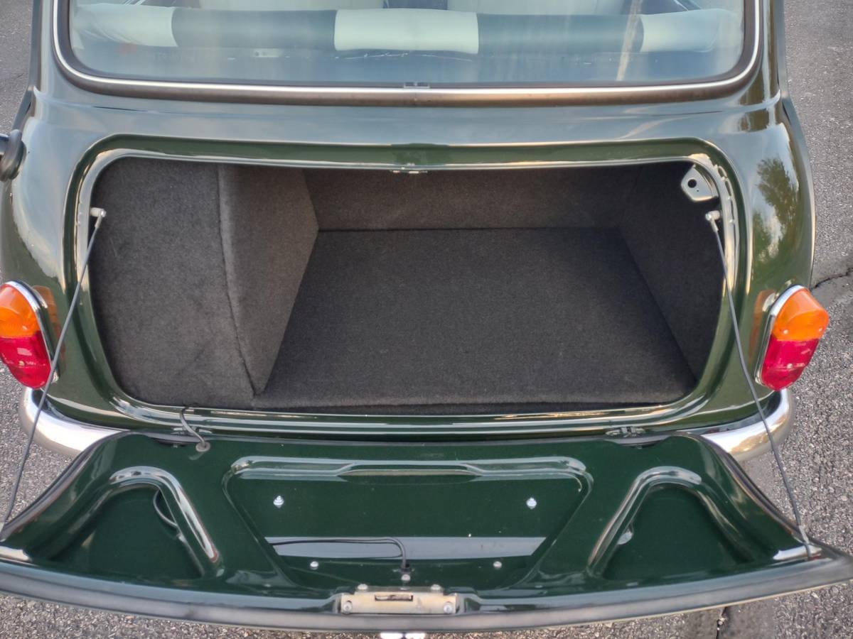 Austin-mini-1972-green-6