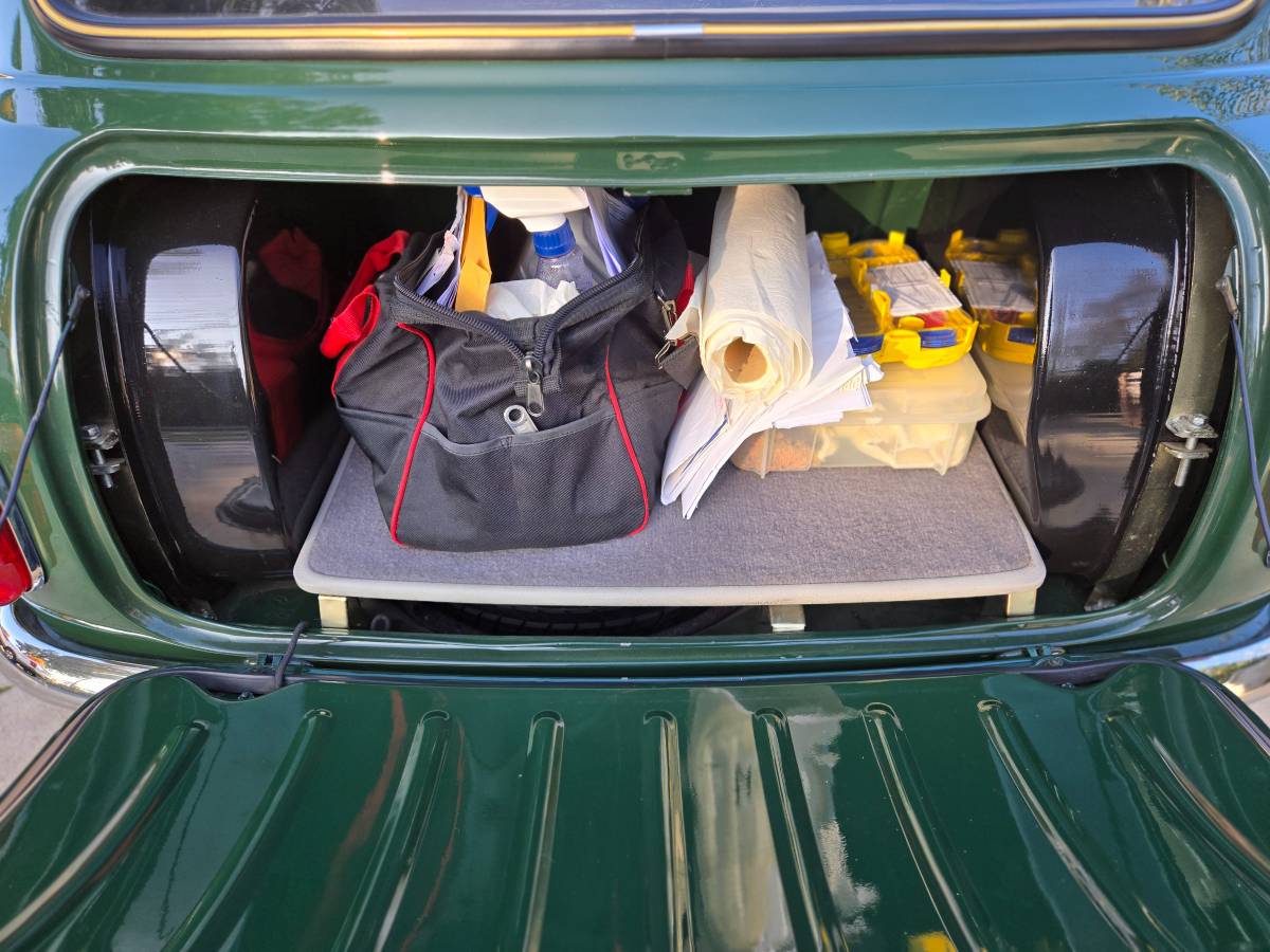 Austin-mini-cooper-super-1967-green-5