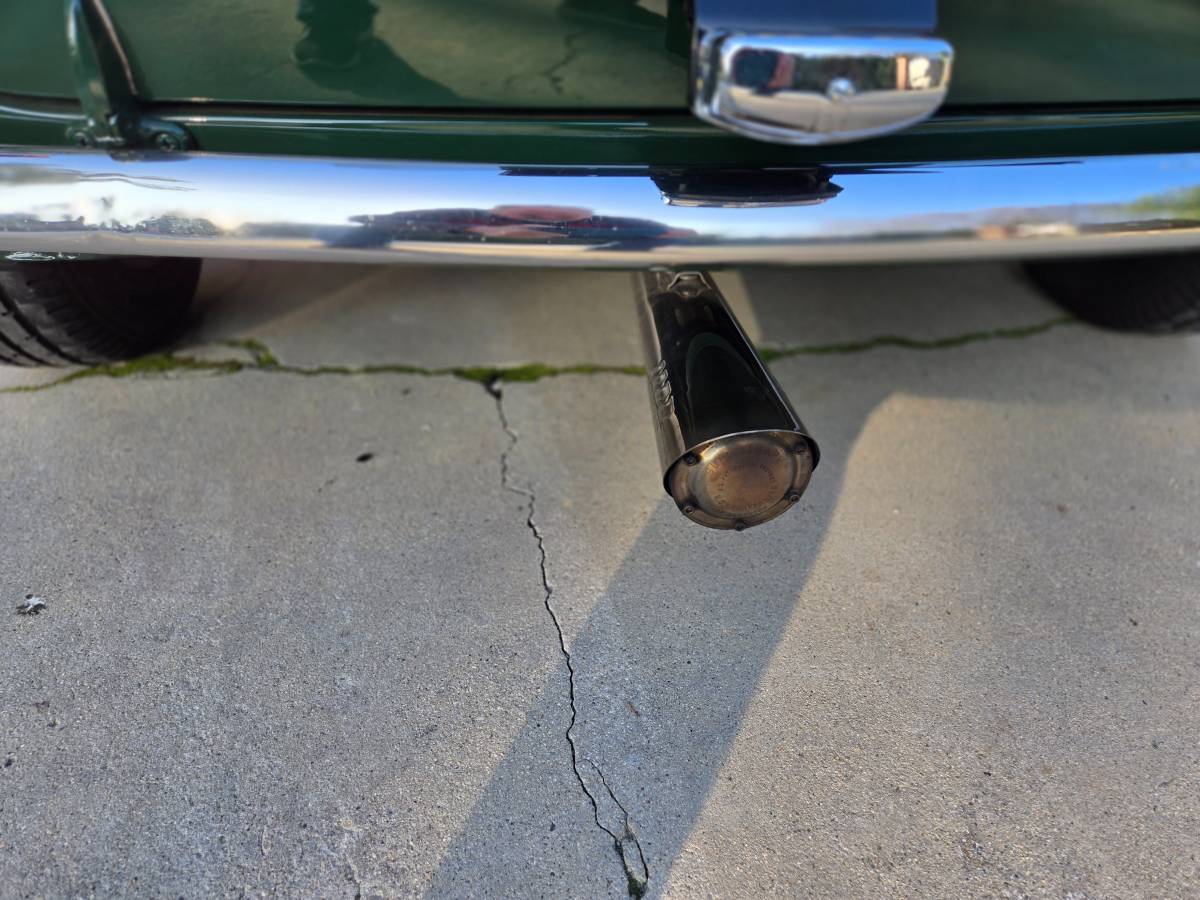 Austin-mini-cooper-super-1967-green-6