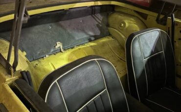 Austin-sprite-convertinle-1968-yellow-10