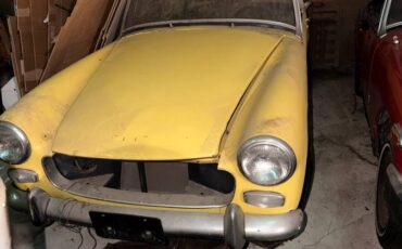 Austin-sprite-convertinle-1968-yellow-5