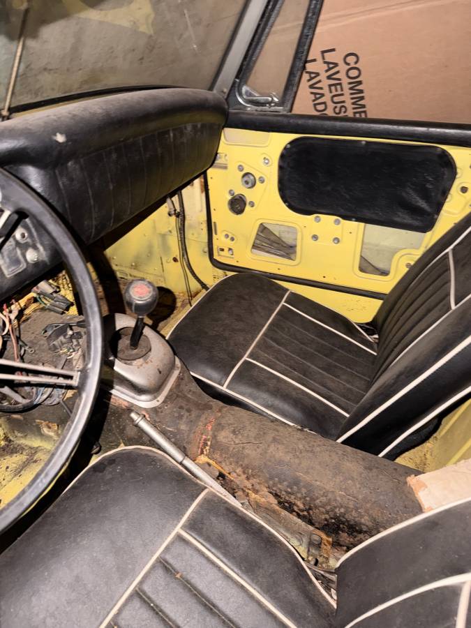 Austin-sprite-convertinle-1968-yellow-6