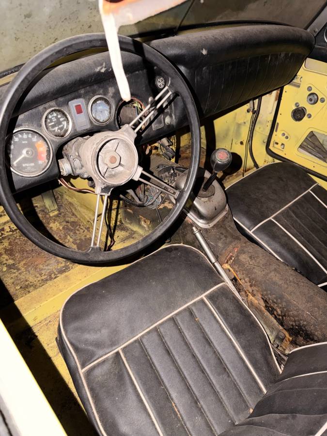 Austin-sprite-convertinle-1968-yellow-7