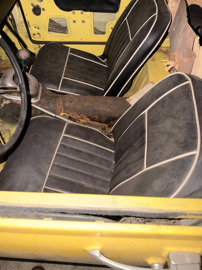 Austin-sprite-convertinle-1968-yellow-8