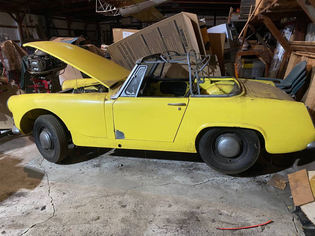Austin-sprite-convertinle-1968-yellow-9