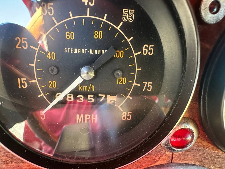 Avanti-Ii-1982-Red-Saddle-4