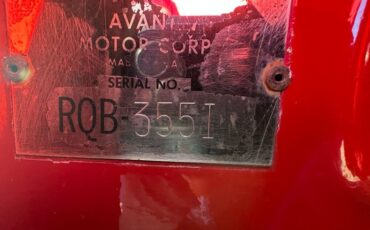 Avanti-Ii-1982-Red-Saddle-5