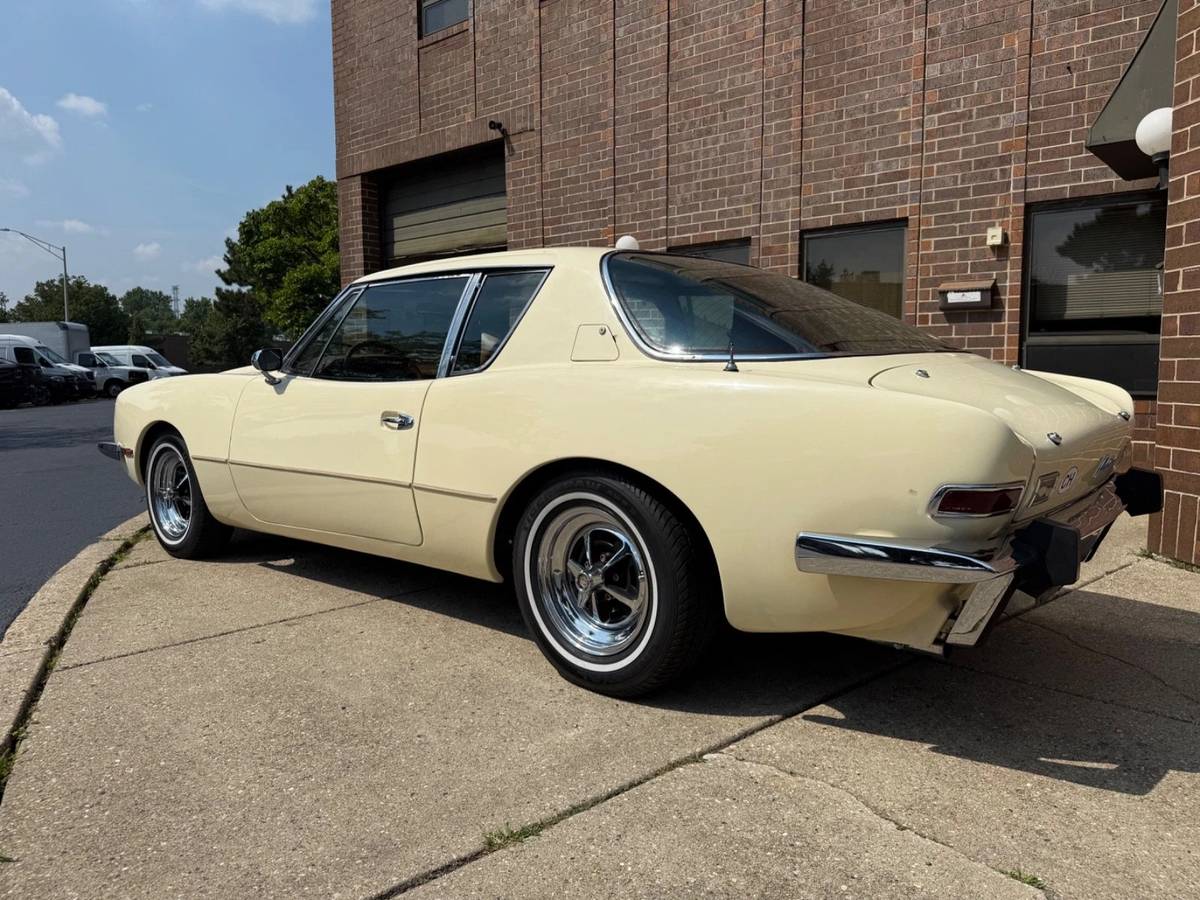 Avanti-ii-1976-custom-1