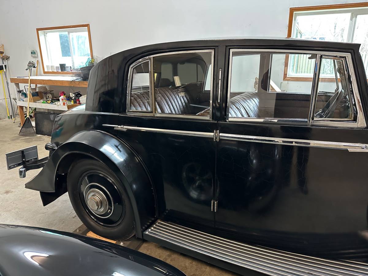 Bentley-4-14-liter-sport-saloon-1936-black-12