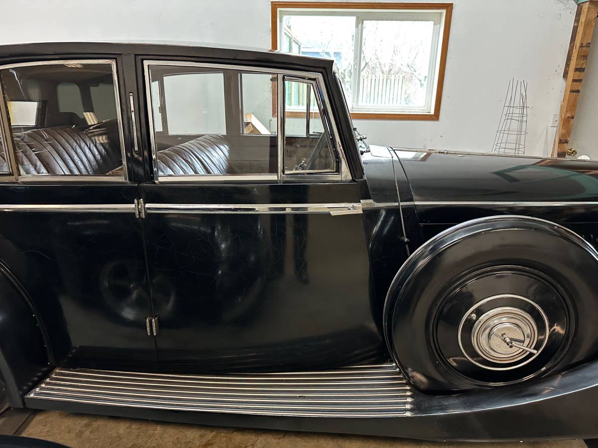 Bentley-4-14-liter-sport-saloon-1936-black-13