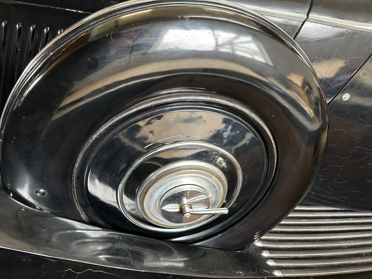 Bentley-4-14-liter-sport-saloon-1936-black-15