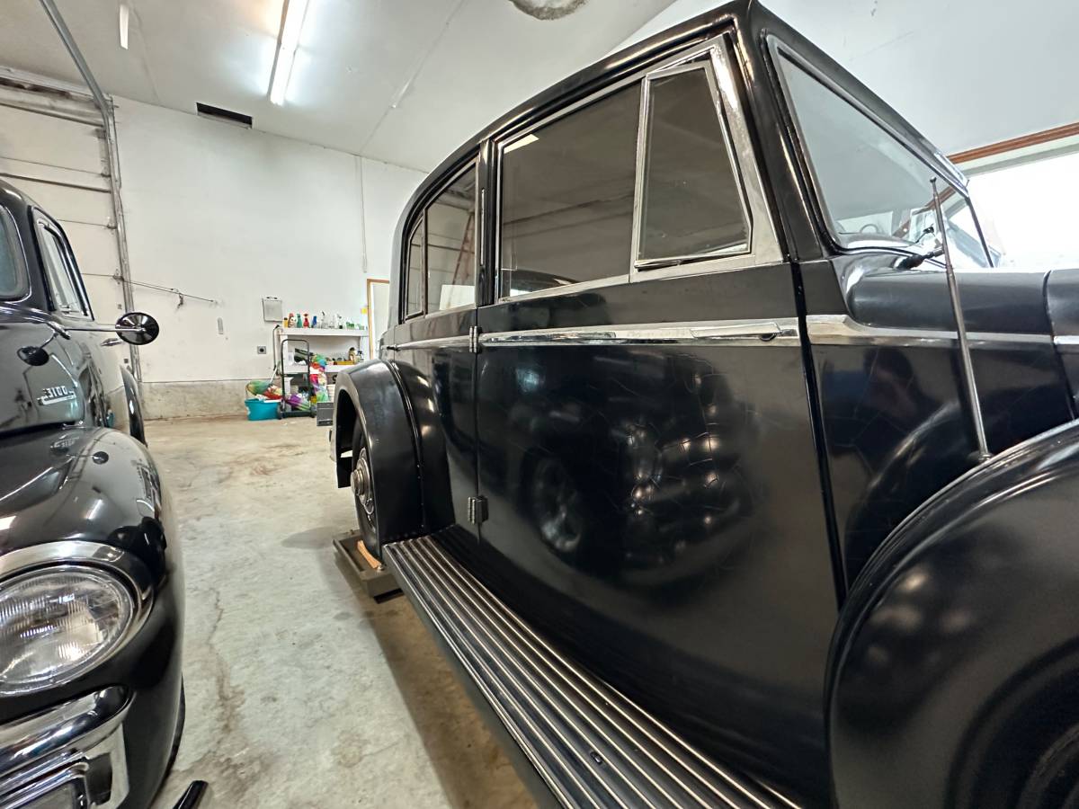 Bentley-4-14-liter-sport-saloon-1936-black-16