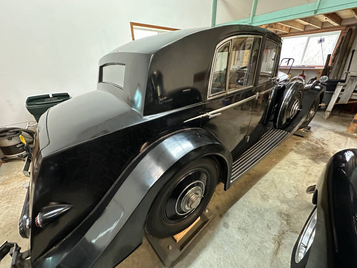 Bentley-4-14-liter-sport-saloon-1936-black-17