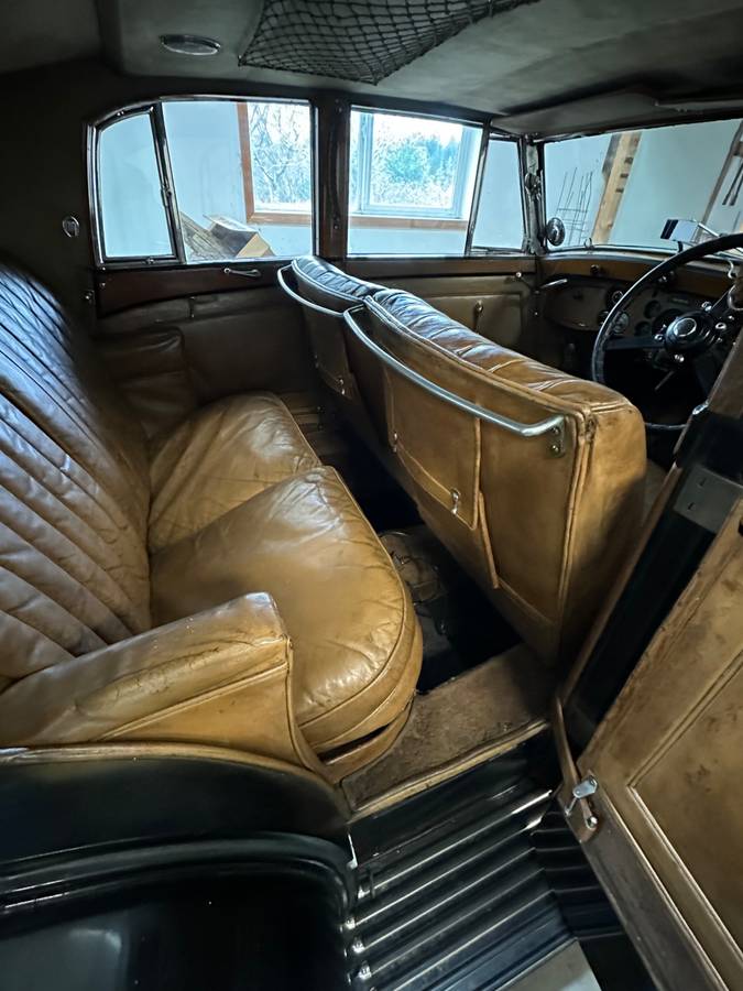 Bentley-4-14-liter-sport-saloon-1936-black-21