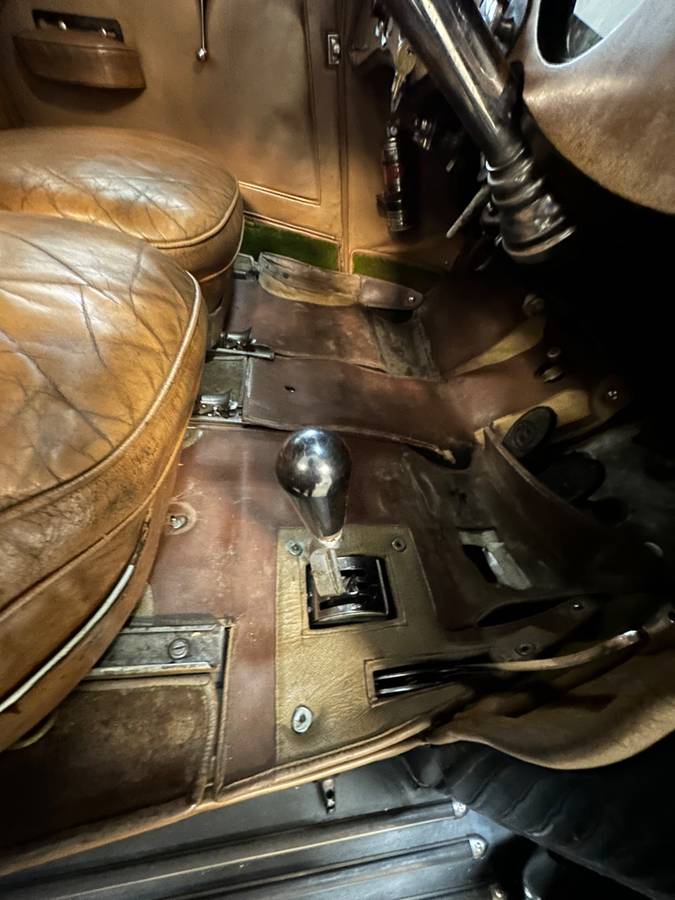 Bentley-4-14-liter-sport-saloon-1936-black-23