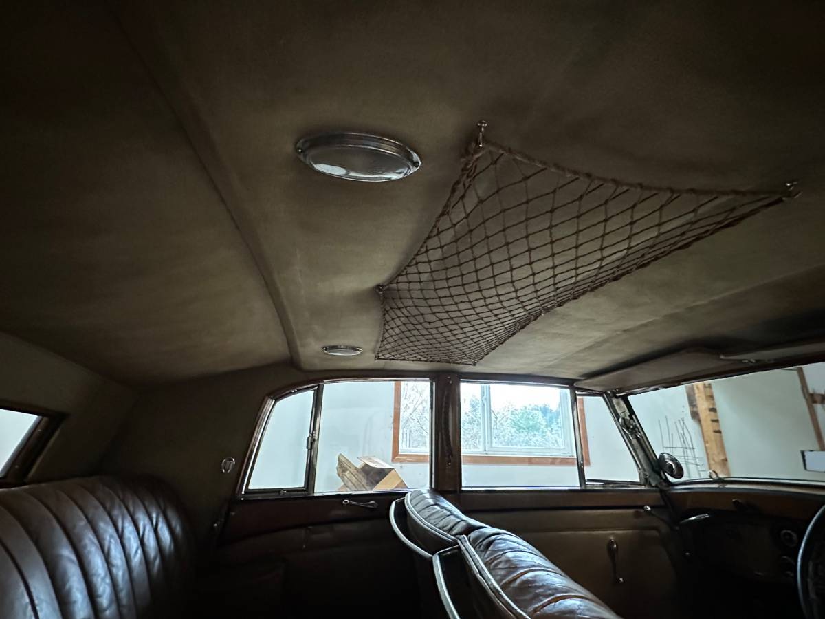 Bentley-4-14-liter-sport-saloon-1936-black-4