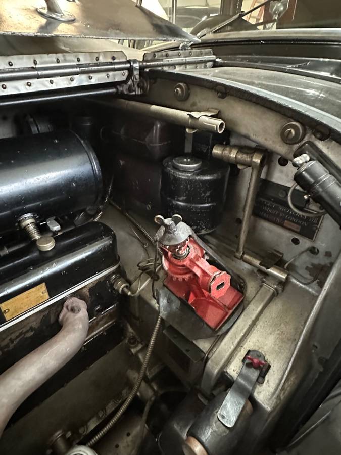 Bentley-4-14-liter-sport-saloon-1936-black-9