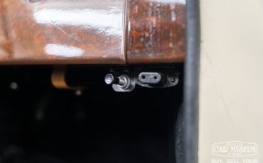 Bentley-Mark-VI-1950-35