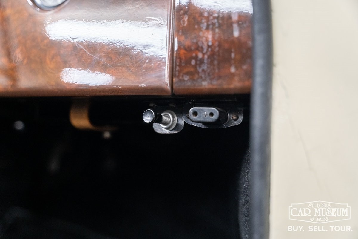 Bentley-Mark-VI-1950-35