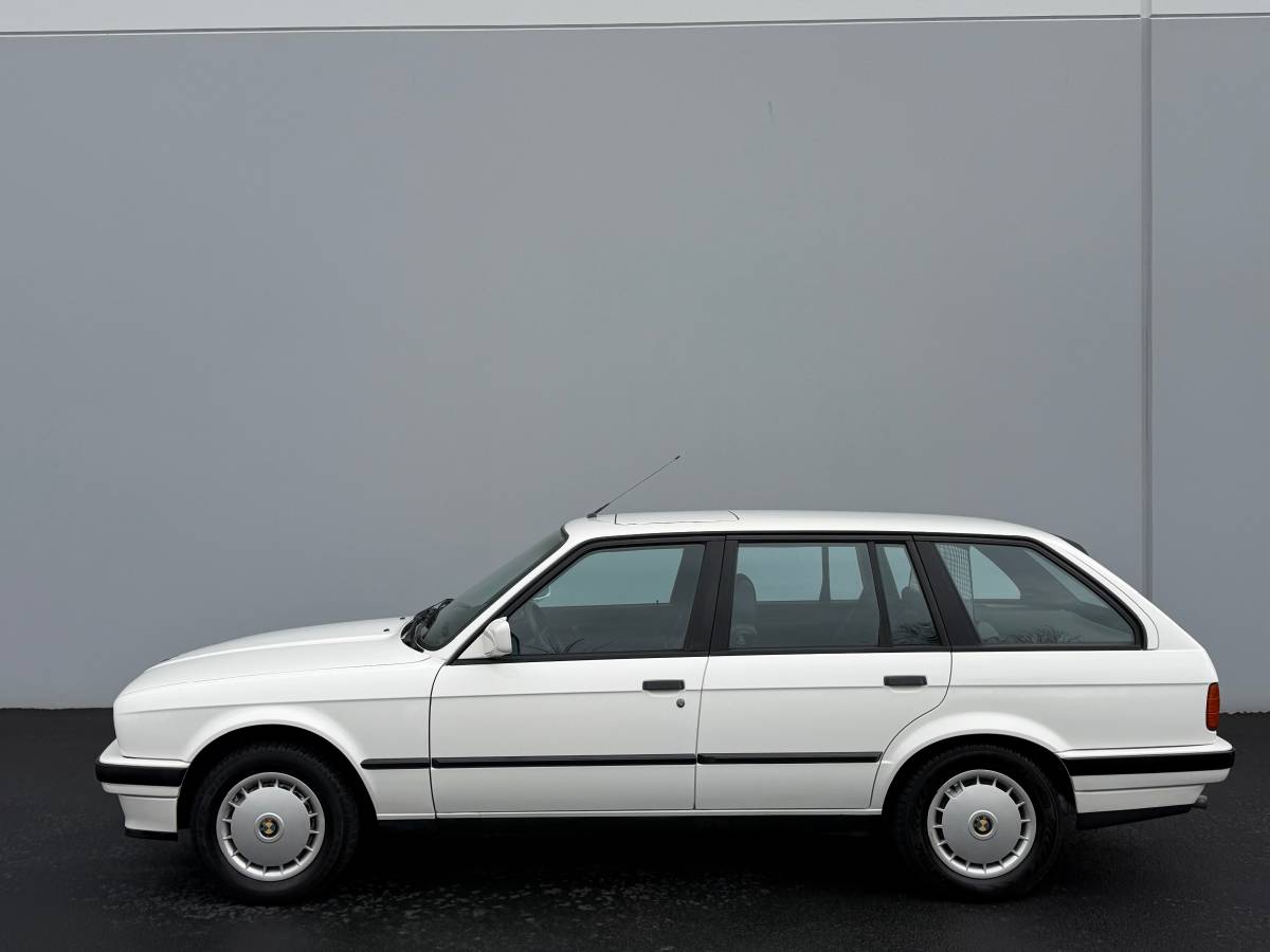 Bmw-1990-white-10