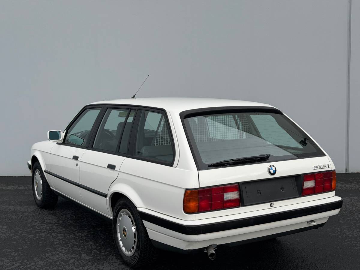 Bmw-1990-white-12