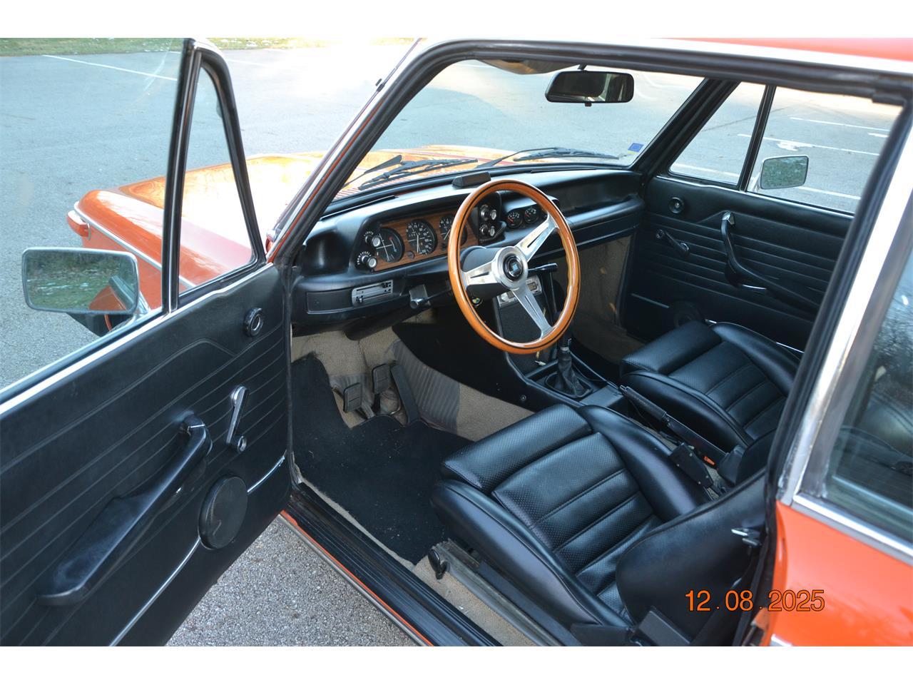 Bmw-2002-1974-Orange-Black-2