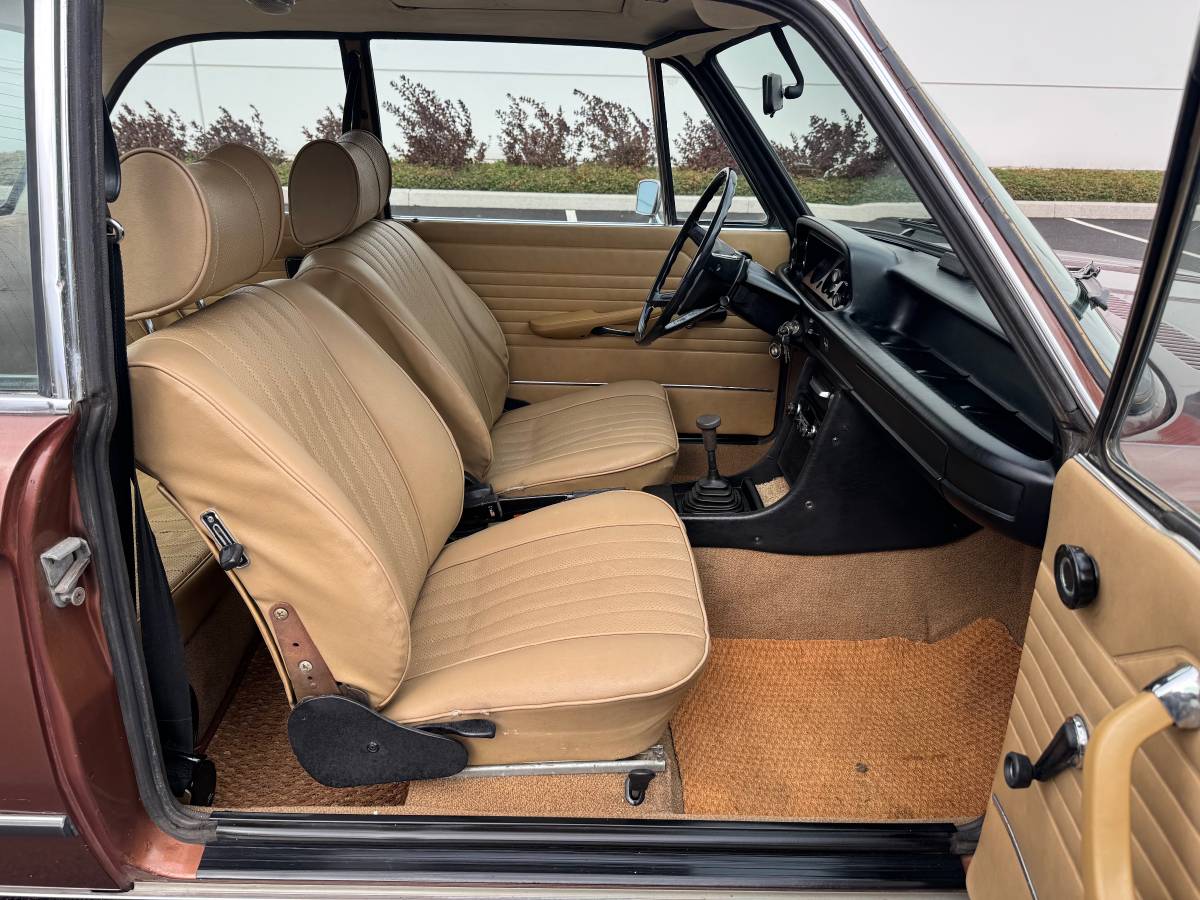 Bmw-2002-1975-brown-13