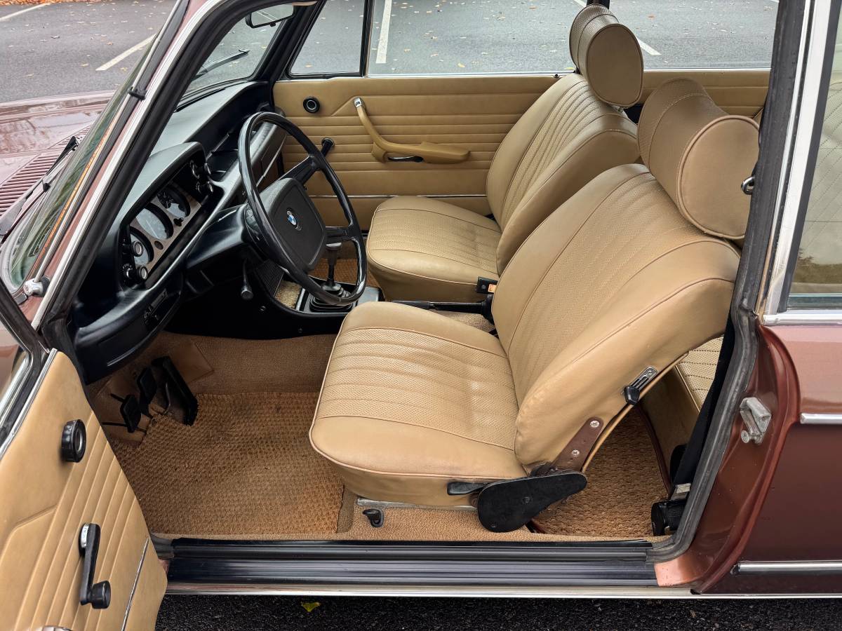 Bmw-2002-1975-brown-15