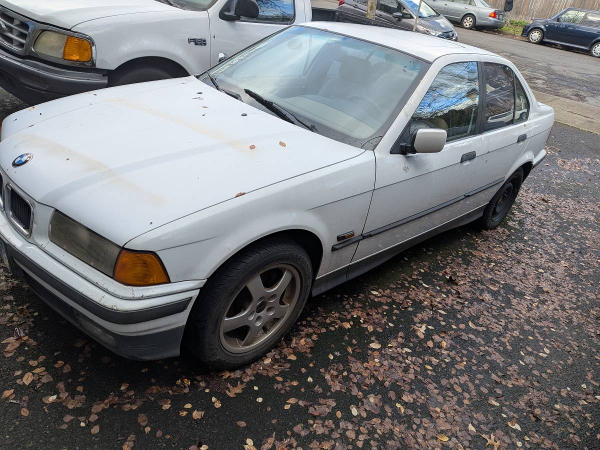 Bmw-318-1996-white-1