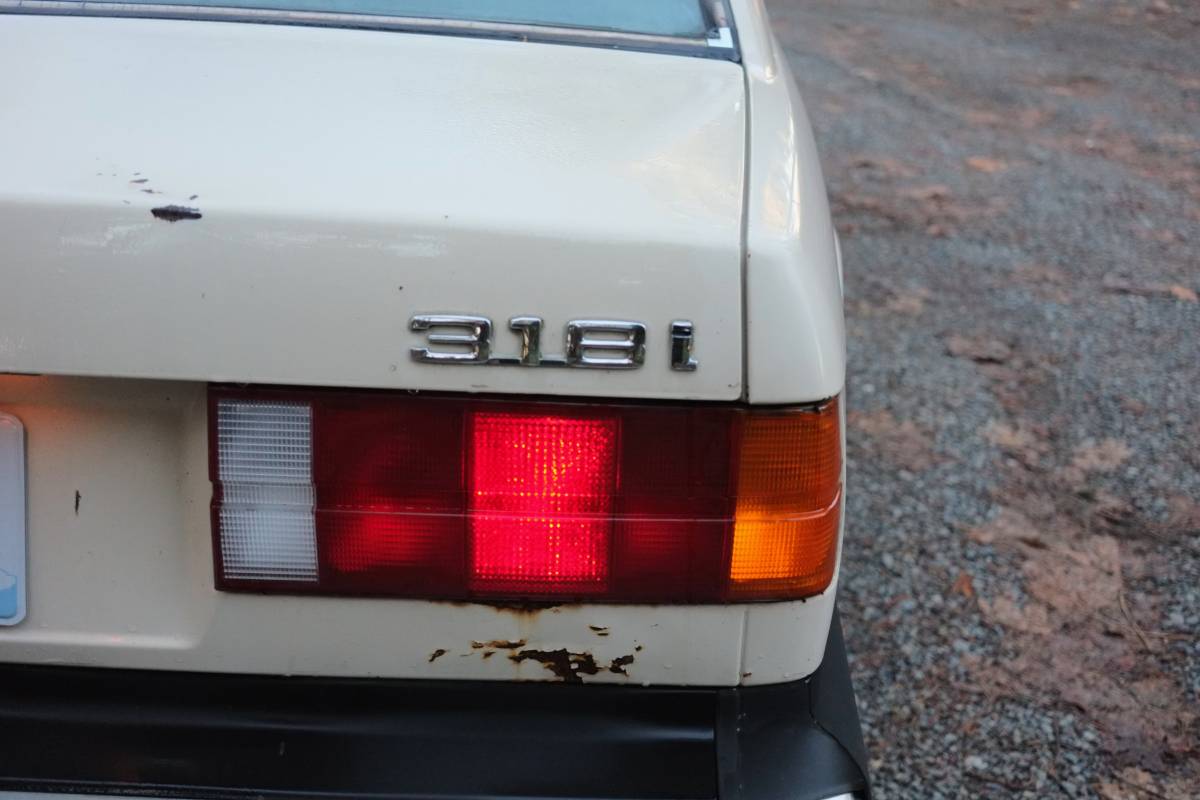 Bmw-318i-1984-7